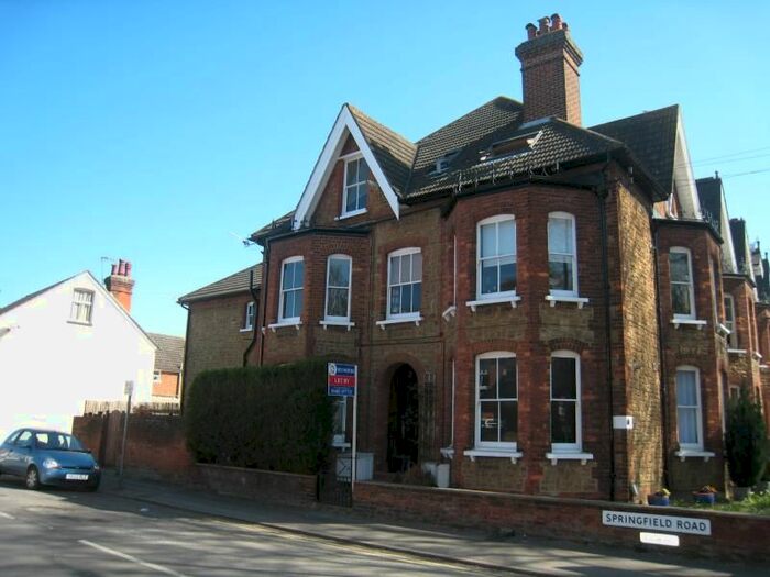 2 Bedroom Flat To Rent In York Road, Guildford, GU1