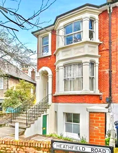 2 Bedroom Property To Rent In Heathfield Road, London, W3