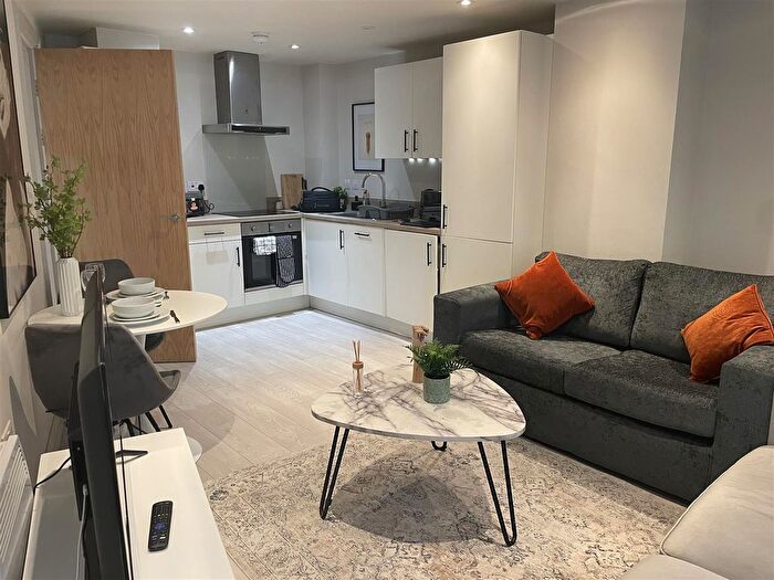 1 Bedroom Flat To Rent In Centenary House, Leeds, LS2
