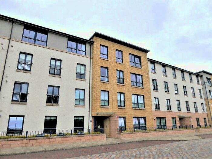 2 Bedroom Flat To Rent In Oatlands Square, Glasgow, G5
