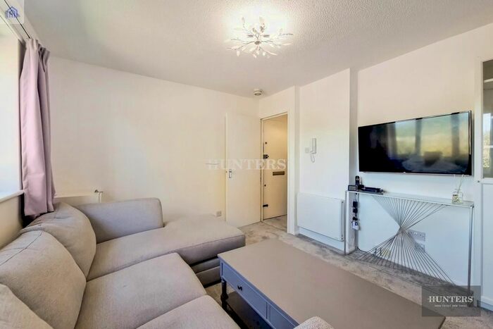 1 Bedroom Flat To Rent In Britten Court, Abbey Lane, London, E15