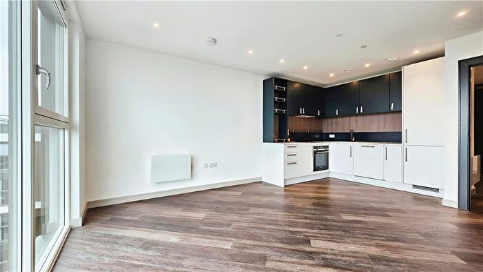 2 Bedroom Flat To Rent In Eden Grove, Staines-Upon-Thames, Surrey, TW18