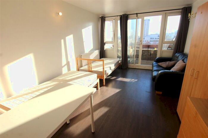 4 Bedroom Flat To Rent In Spinnaker House, 2 Byng Street, London E14