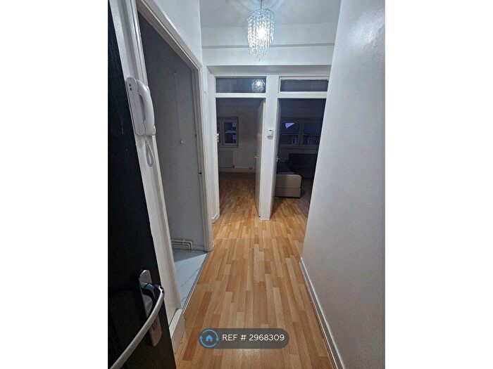 1 Bedroom Flat To Rent In Rogers Estate, London, E2