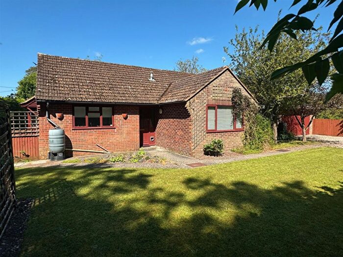 4 Bedroom Bungalow For Sale In Well Street, Burghclere, Newbury, RG20