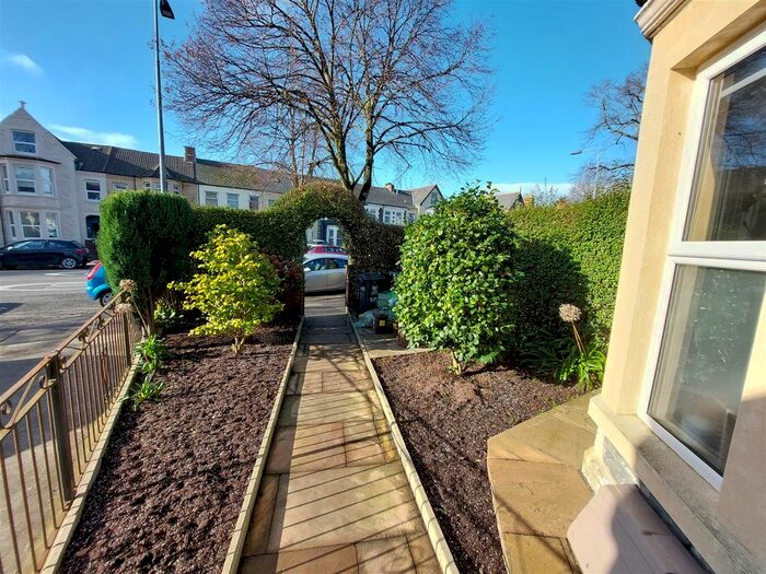 2 Bedroom Flat To Rent In Richmond Road, Cathays, Cardiff, CF24