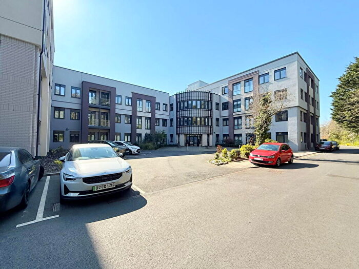 2 Bedroom Apartment For Sale In Broadoaks, Streetsbrook Road, Solihull, B91