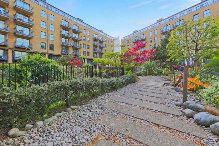 2 Bedroom Flat To Rent In Providence Square, London, SE1