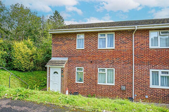 2 Bedroom Flat For Sale In Kingsley Close, St. Leonards-On-Sea, TN37