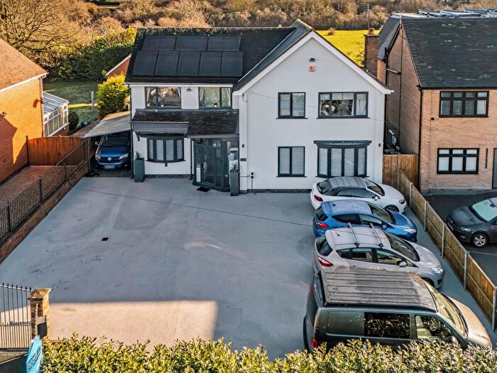 4 Bedroom Detached House For Sale In Heath Road, Bedworth, CV12