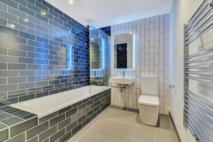 2 Bedroom Flat For Sale In Fairwater House, Royal Wharf, London, E16