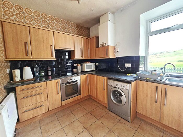 1 Bedroom Terraced House For Sale In Burnley Road, Loveclough, Rossendale, BB4