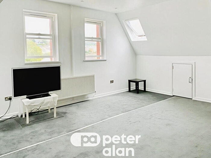 1 Bedroom Flat To Rent In High Street, CF47