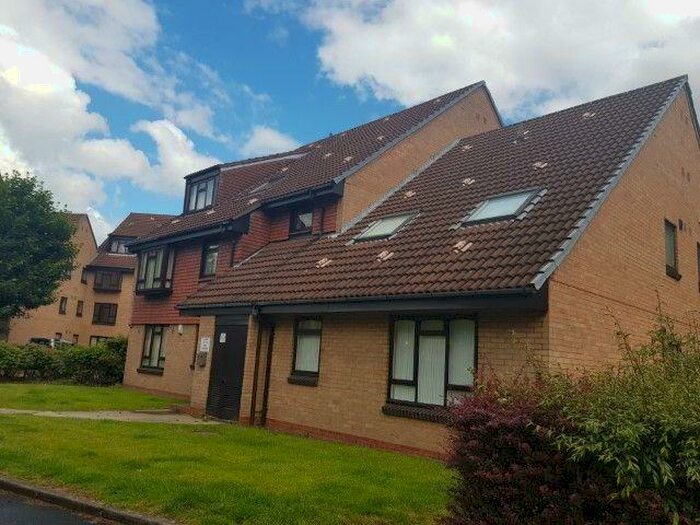 Studio To Rent In Swan Gardens, Birmingham, B23