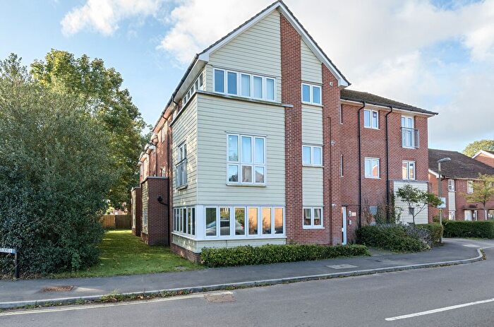 2 Bedroom Flat For Sale In Pavilion Gardens, Blackfield, Southampton, SO45