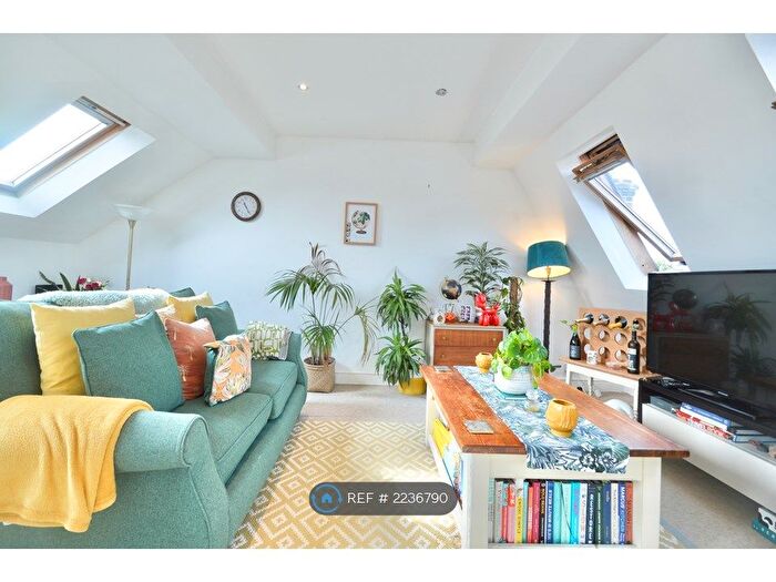 1 Bedroom Flat To Rent In Mitcham Lane, London, SW16