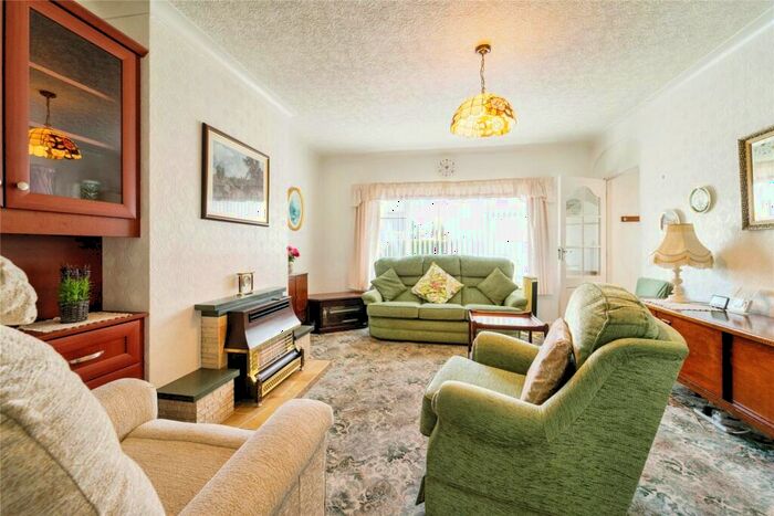 2 Bedroom Bungalow For Sale In Dyneley Avenue, Cliviger, Lancashire, BB10