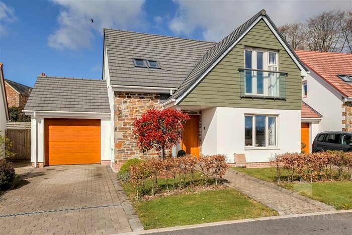 3 Bedroom Detached House For Sale In Fairway Gardens, Plympton, Plymouth., PL7