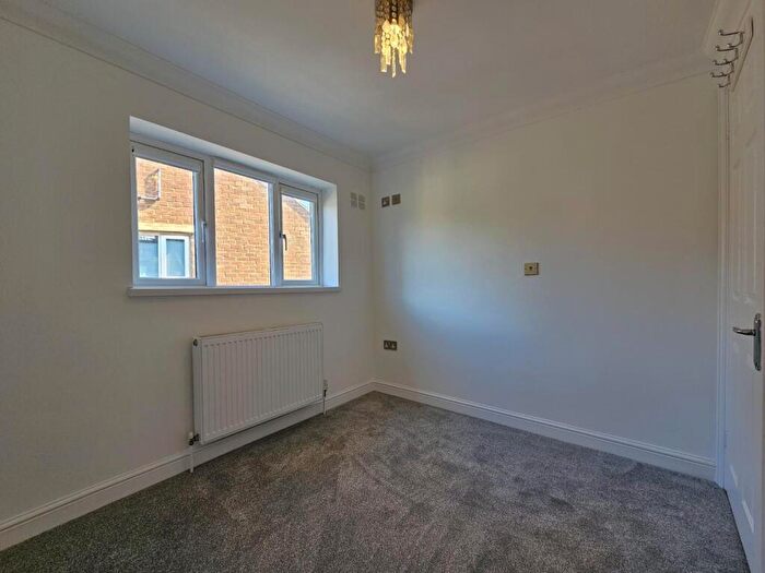 5 Bedroom Semi-Detached House To Rent In St Peters Gardens, Weston Favell, Northampton, NN3