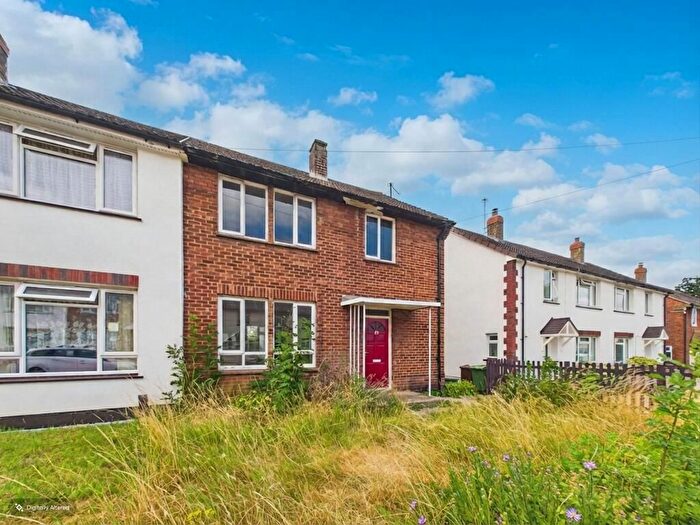 3 Bedroom Semi-Detached House For Sale In Dinas Road, Cheltenham, GL51