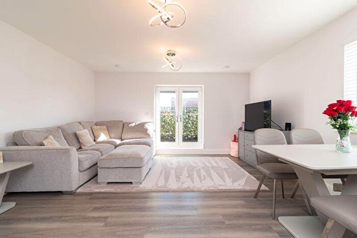 2 Bedroom Flat For Sale In William Way, Godstone, RH9