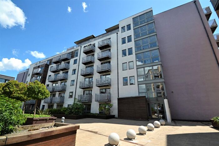 2 Bedroom Flat To Rent In Deals Gateway, London, SE13
