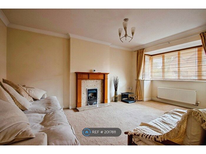 4 Bedroom Detached House To Rent In Shire Road, Morley, Leeds, LS27