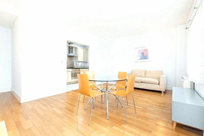 2 Bedroom Apartment To Rent In Artichoke Hill, London, E1W