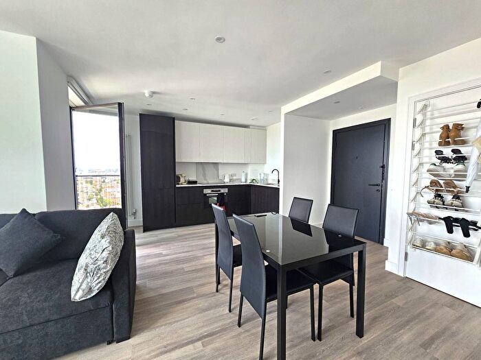 1 Bedroom Flat To Rent In Silverleaf House, Heartwood Boulevard, Acton, W3