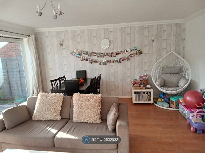 3 Bedroom Terraced House To Rent In Clyfton Close, Broxbourne, EN10