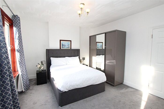 3 Bedroom Terraced House For Sale In Macoma Road, Plumstead Common, SE18