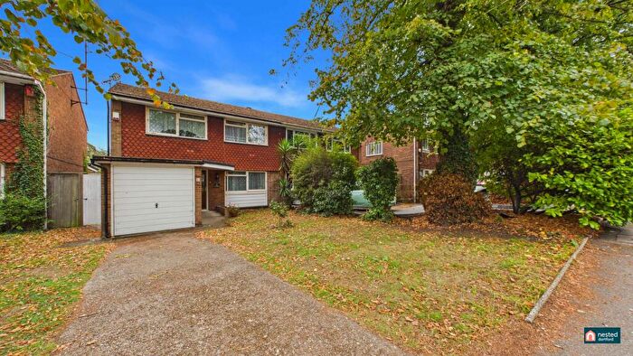 3 Bedroom Semi Detached House For Sale In Victoria Road, Erith, DA8