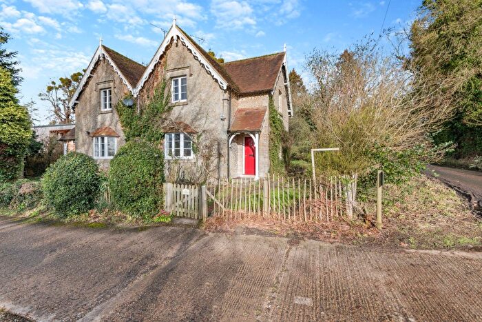 3 Bedroom Semi-Detached House For Sale In Loddington Lane, Linton, Maidstone, Kent, ME17