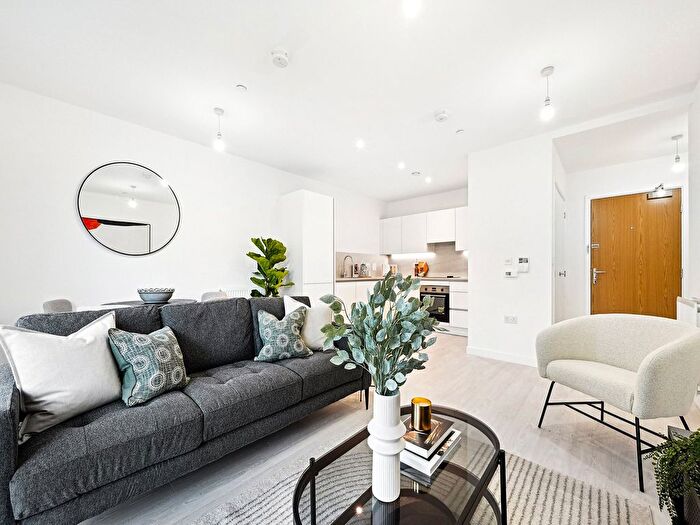 2 Bedroom Flat To Rent In Perryfield Way, Hendon, NW9