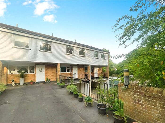 2 Bedroom Apartment For Sale In Southcote Road, Reading, Berkshire, RG30