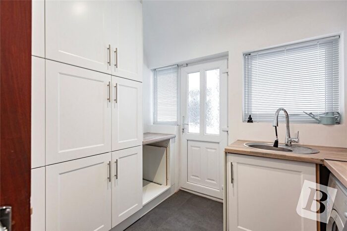 3 Bedroom Detached Bungalow For Sale In Allenby Drive, Hornchurch, RM11