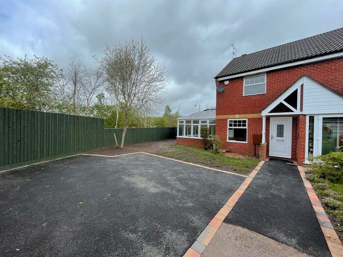 2 Bedroom Semi-Detached House To Rent In Appletree Lane, Redditch, Worcestershire, B97