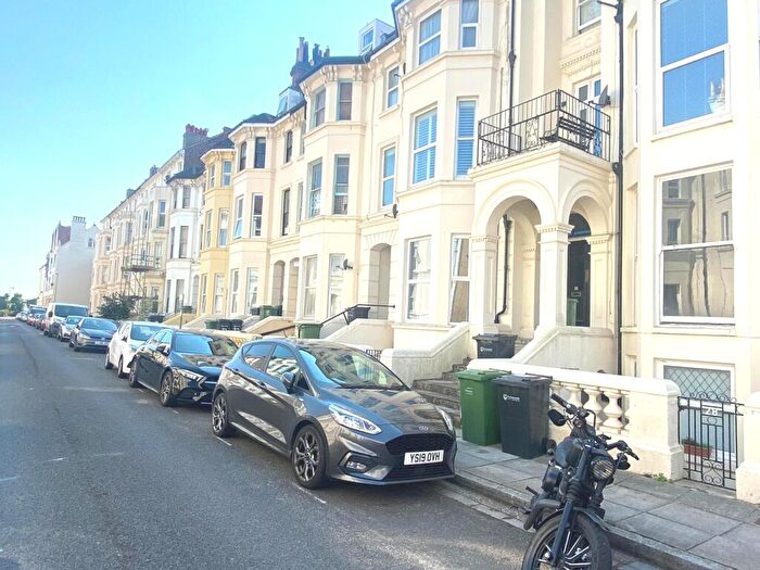 2 Bedroom Flat To Rent In Nightingale Road, Portsmouth *Zero Deposit*, PO5
