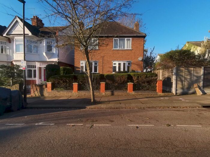 2 Bedroom Maisonette To Rent In Springcroft Avenue, East Finchley, N2