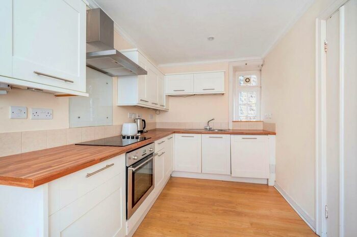 1 Bedroom Flat To Rent In Wycliffe Building, Guildford, GU2
