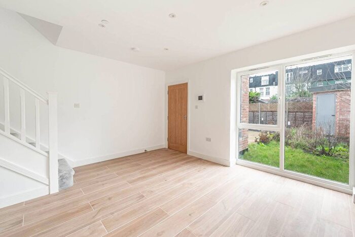 2 Bedroom Property For Sale In Finchley Central, Finchley, London, N3