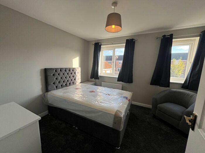 4 Bedroom Semi-Detached House To Rent In Hoskins Lane, Middlesbrough, North Yorkshire, TS4