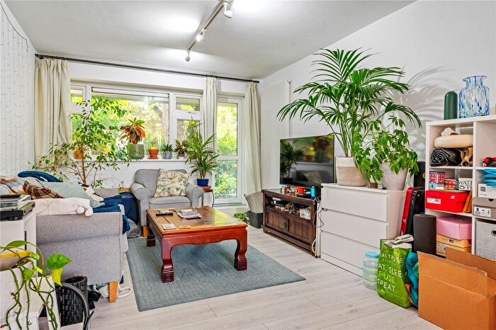 2 Bedroom Flat To Rent In Central Street, London, EC1V