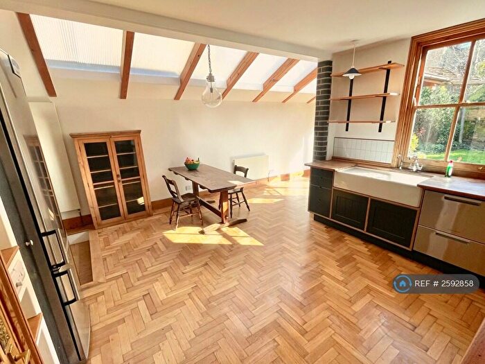4 Bedroom Terraced House To Rent In Narford Road, London, E5