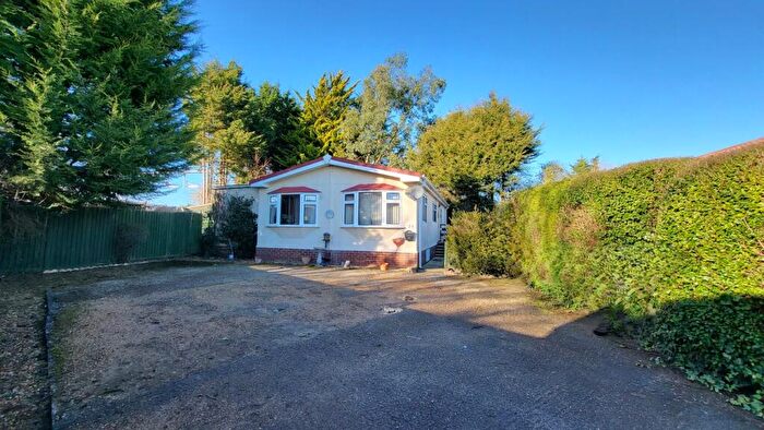 2 Bedroom Mobile Home For Sale In Brookfield Home Park, Dukesmead, Peterborough, PE4