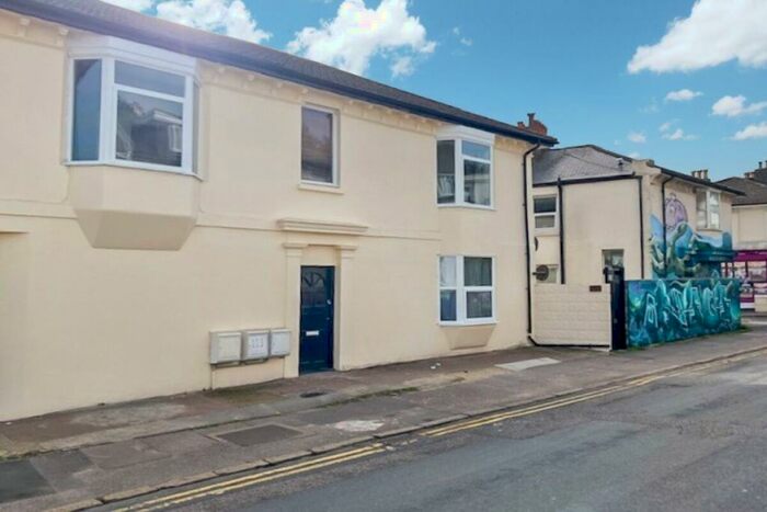 2 Bedroom Flat To Rent In Upper Lewes Road, Brighton, BN2