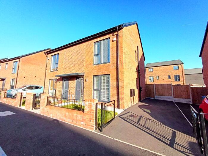 2 Bedroom Semi Detached House For Sale In Edison Street, Openshaw, M11
