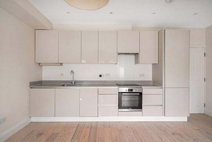 2 Bedroom Flat For Sale In Brougham Road, Acton, London, W3