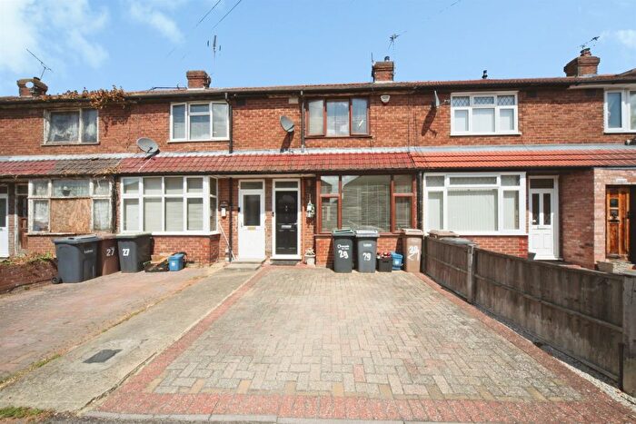 2 Bedroom Terraced House For Sale In Peartree Road, Luton, LU2