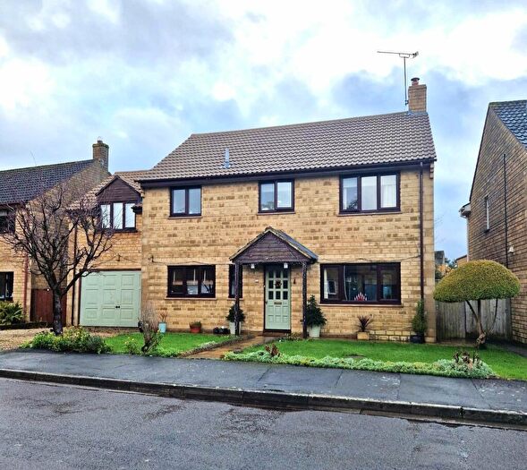 5 Bedroom Detached House For Sale In Roman Way, Lechlade, Gloucestershire, GL7